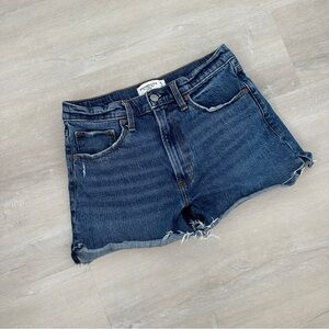 ABERCROMBIE & FITCH THE 4” MOM SHORT HIGH RISE (SIZE 4)